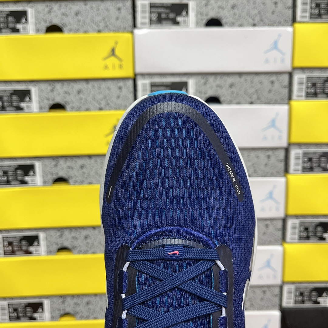 Nike Zoom Vomero - Image 9