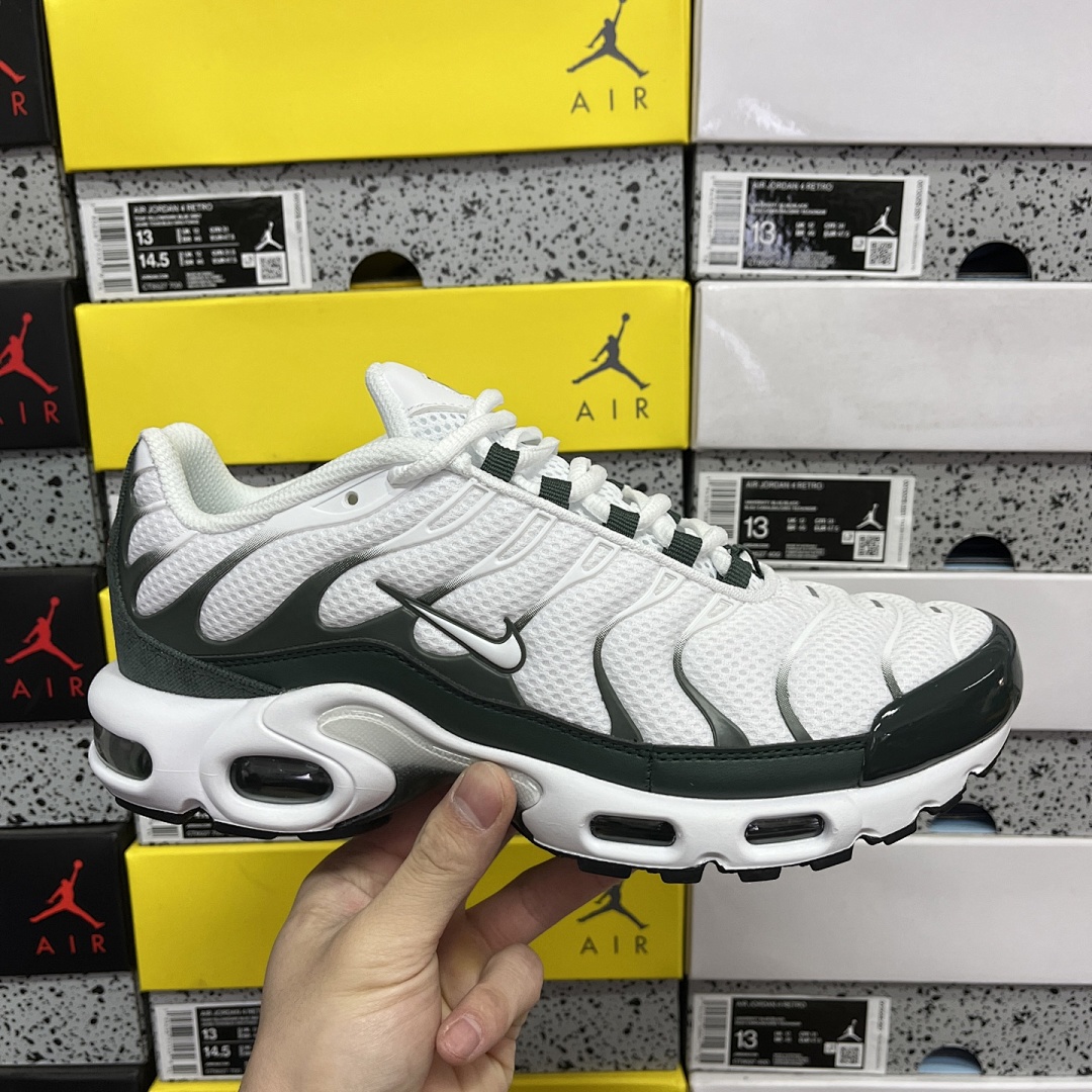 Nike Air Max Plus - Image 7