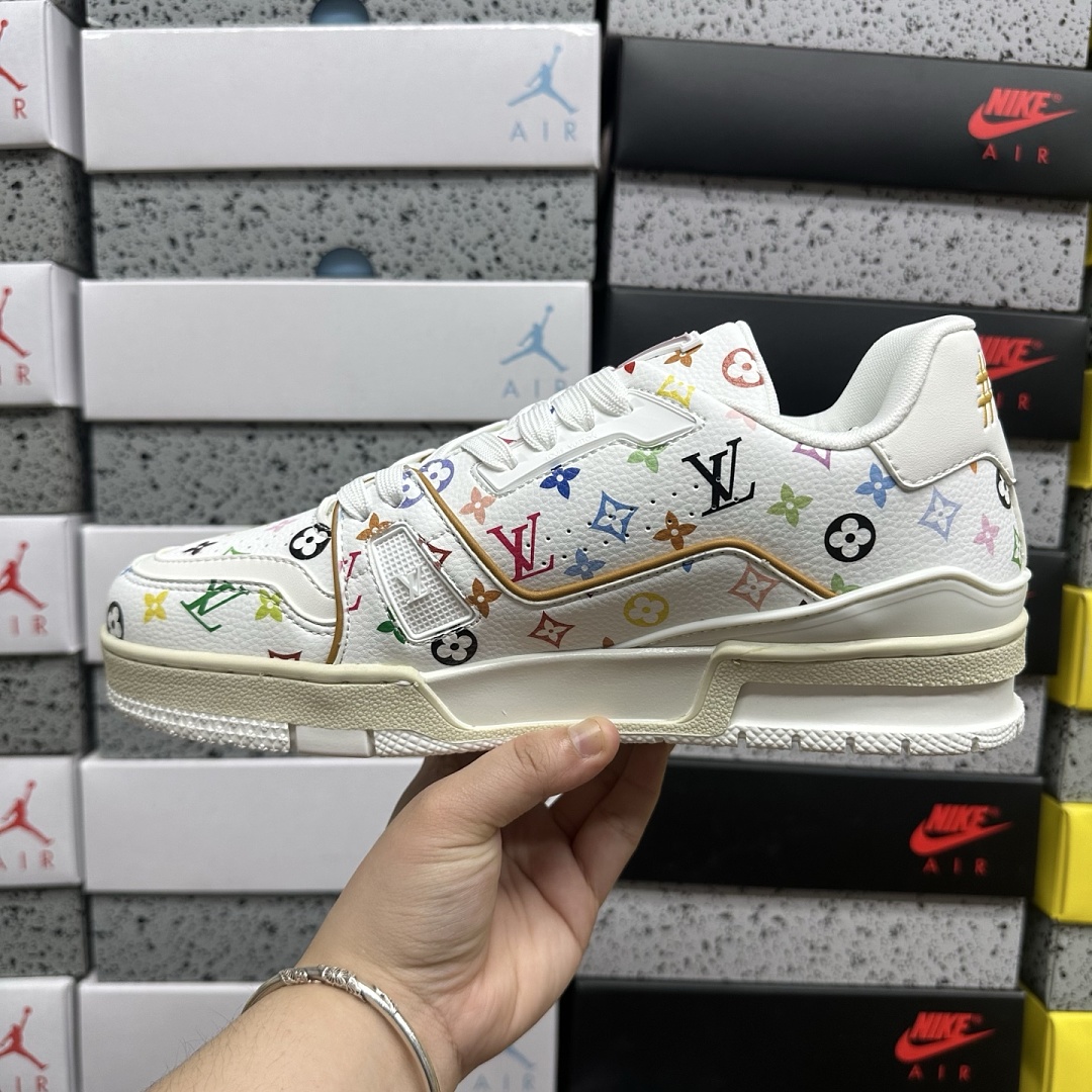 Louis Vuitton Trainer V2-13 - Image 3