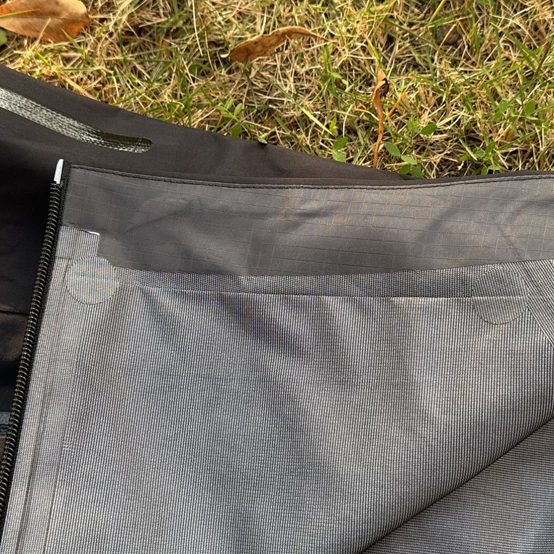 Arc'teryx Beta LT Jacket (Black) - Image 34