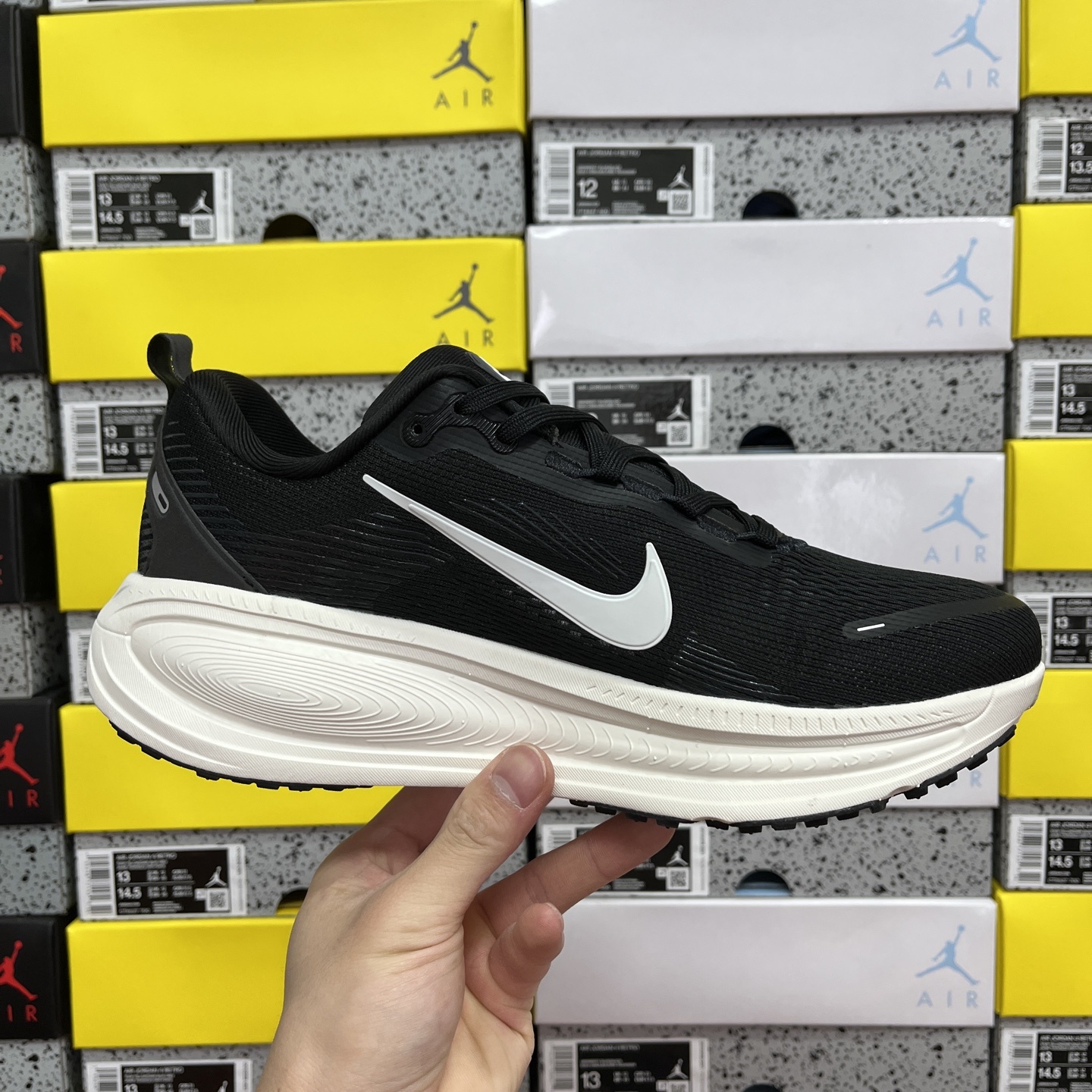 Nike Zoom Vomero - Image 11