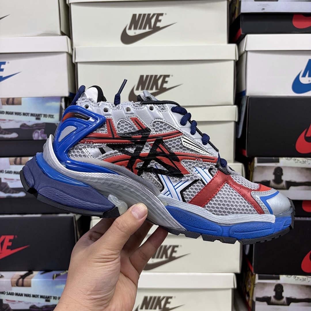 Balenciaga BLCG Runner7.0 - Image 24