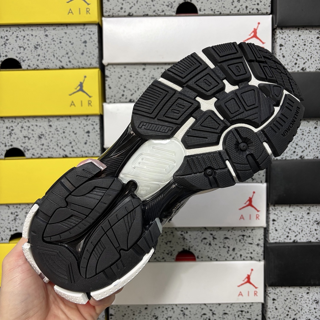 Balenciaga Runner LED 7.5 (Black White) - Image 4