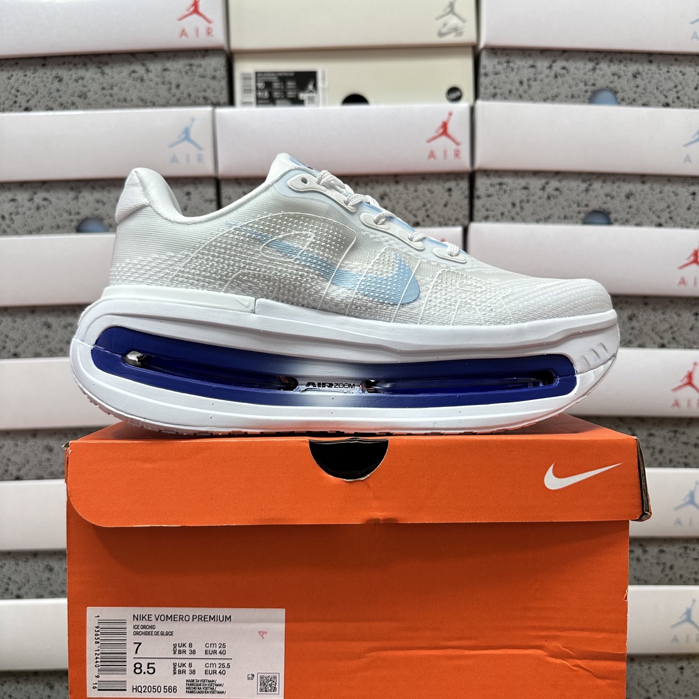 Nike Vomero Premium HQ2050-566 - Image 11