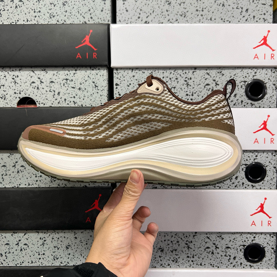 Nike Vomero Plus Caldera Brown Dark Field - Image 9