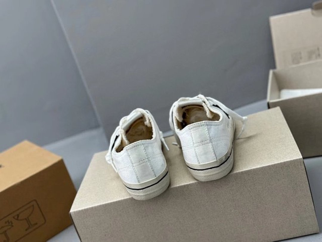 Golden Goose Deluxe Brand White Canvas Black Star - Image 5