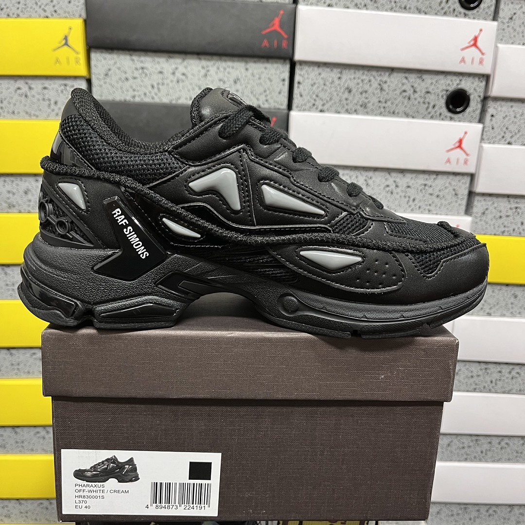 On Running Raf Simons Pharaxus