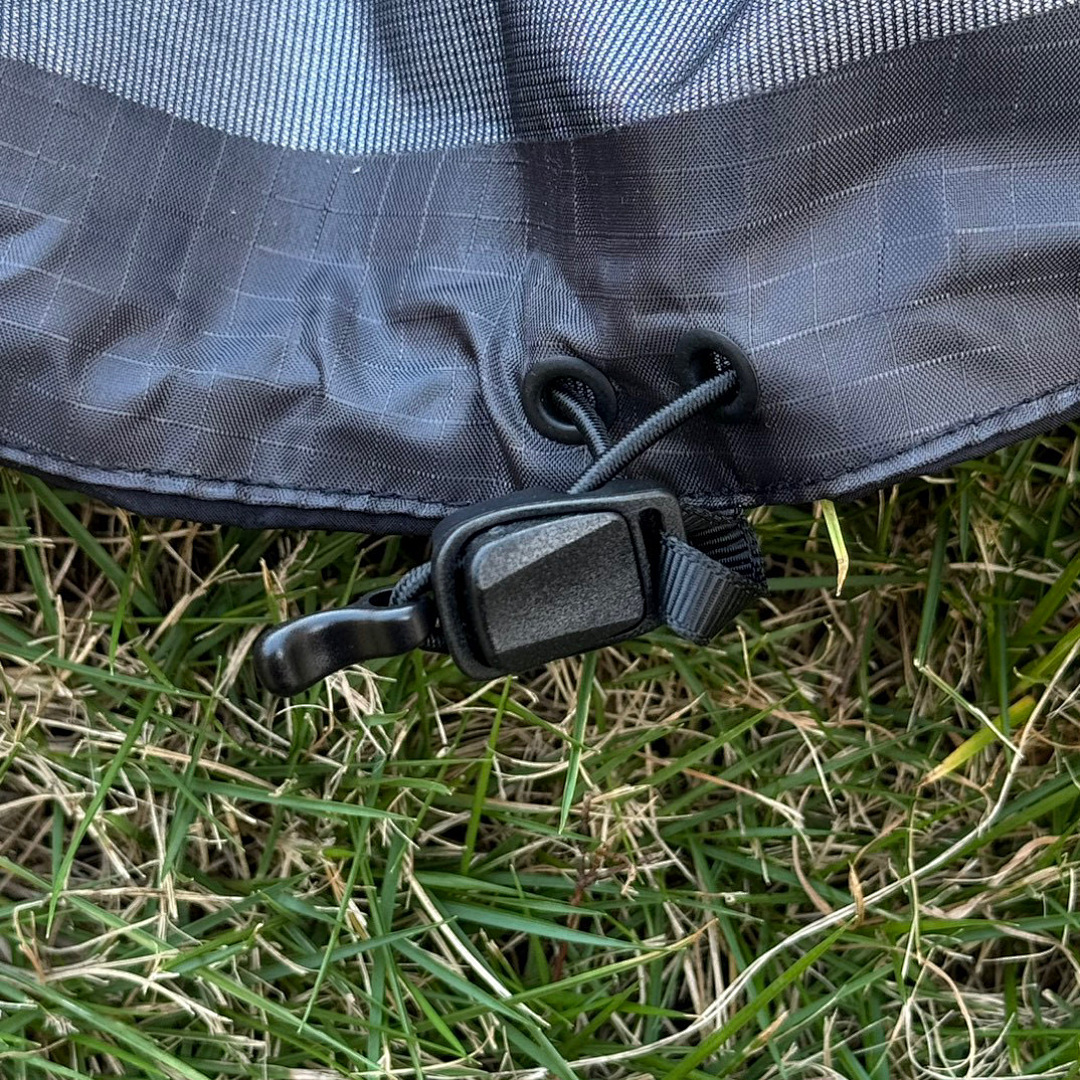 Arc'teryx Beta Jacket (Black) - Image 12