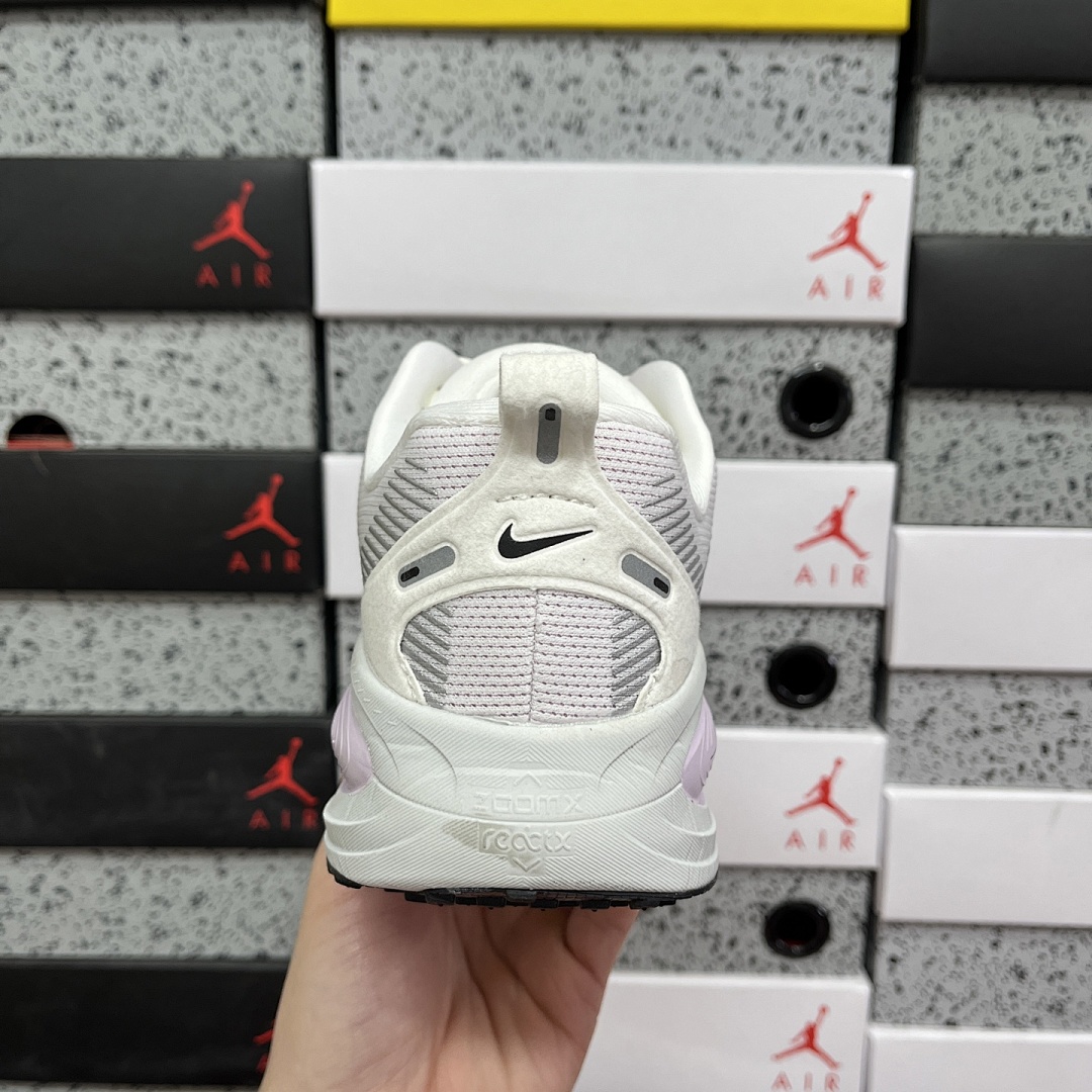 Nike Zoom Vomero - Image 3