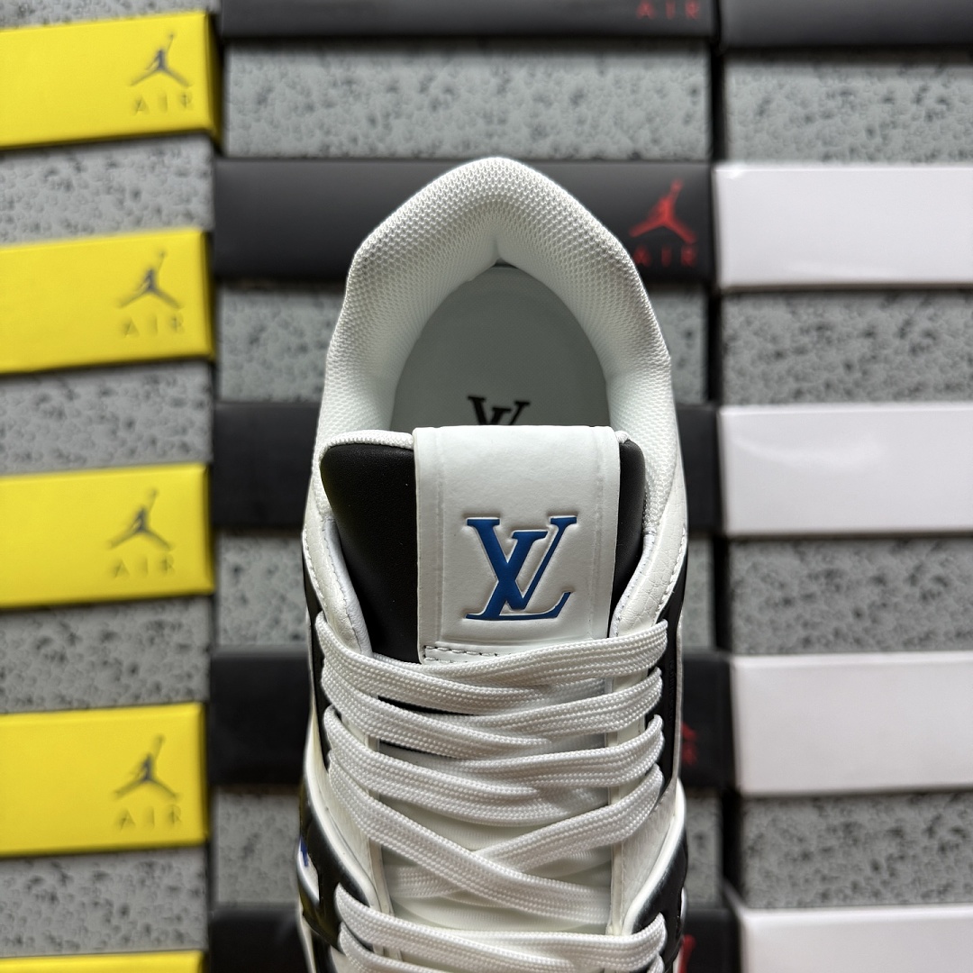 Louis Vuitton Trainer V2-17 - Image 6
