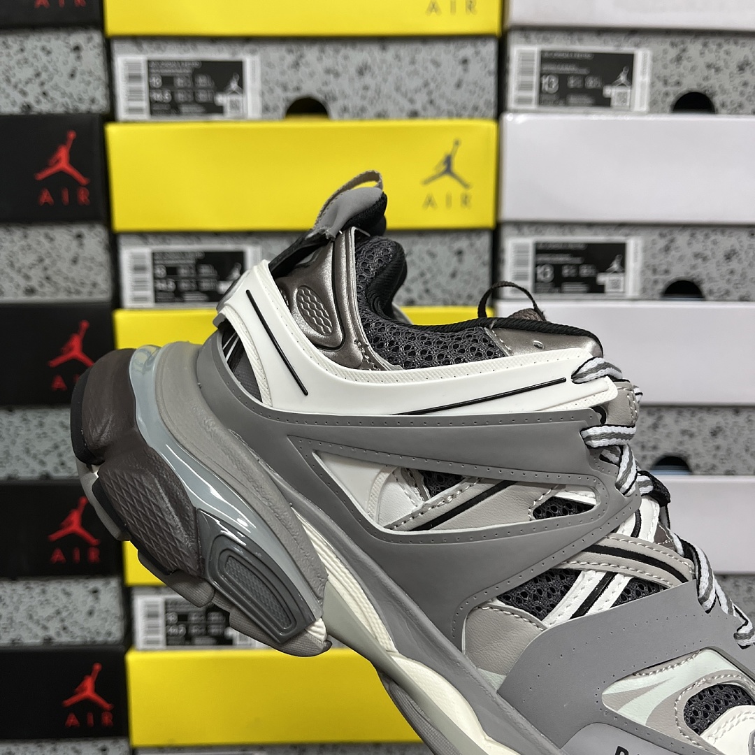 Balenciaga BLCG Track 3.0 - Image 6