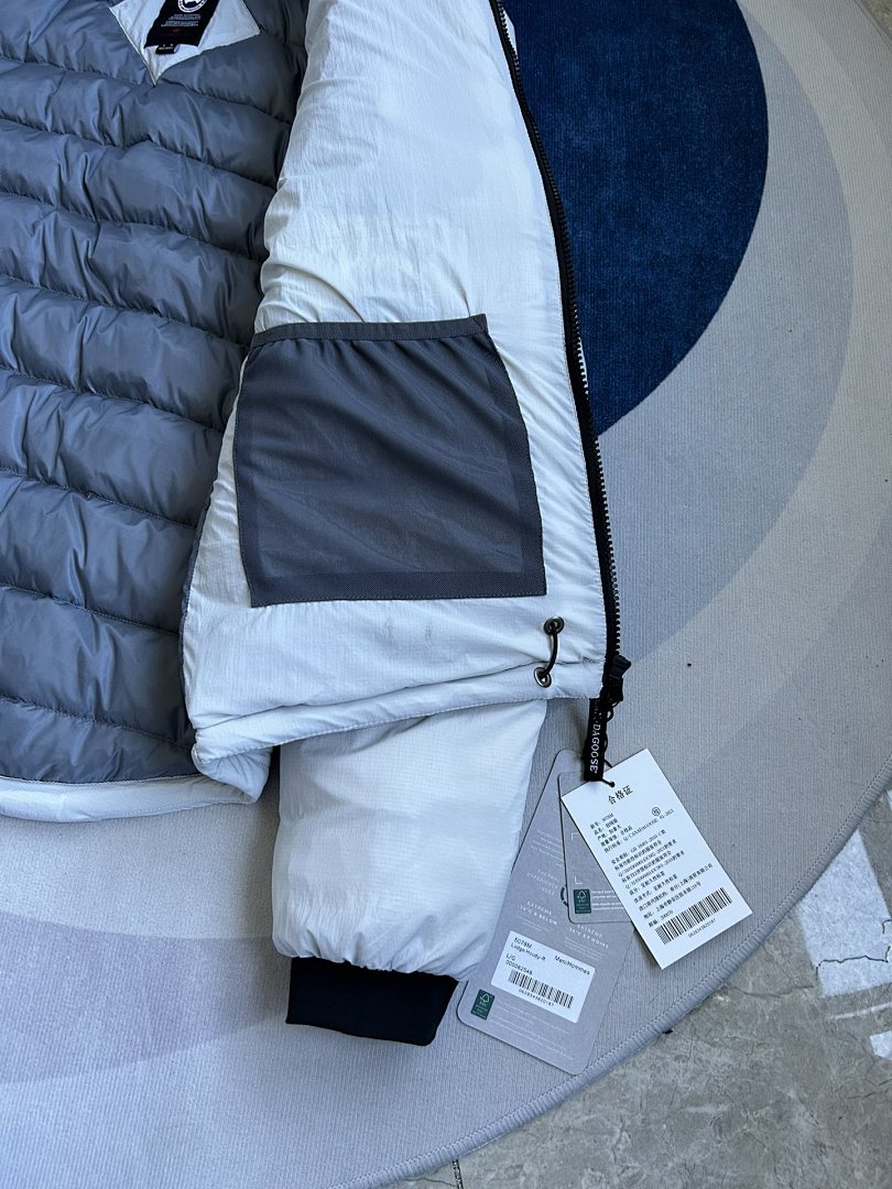 Canada Goose Label Lodge Hoody Jacket - Image 24