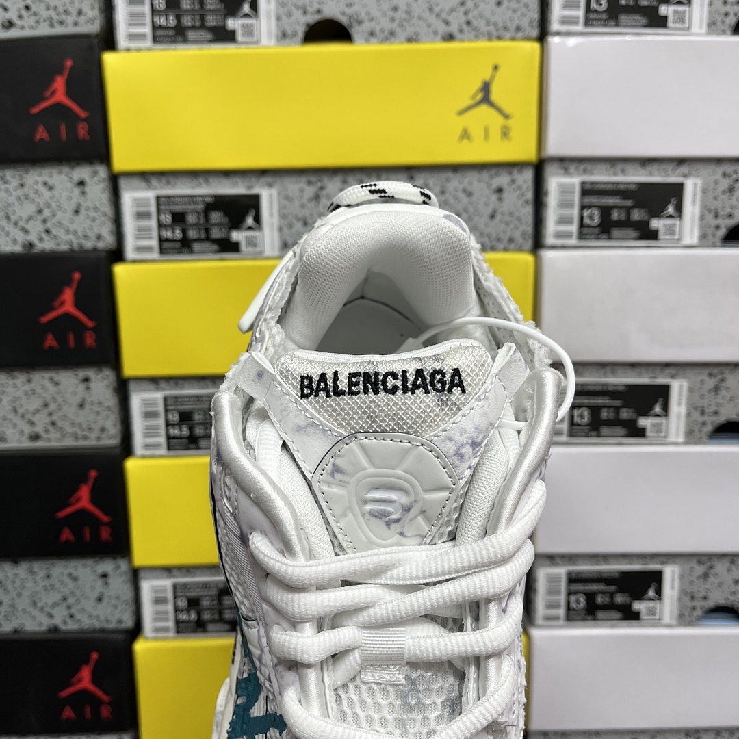 Balenciaga BLCG Runner 7.5 - Image 10