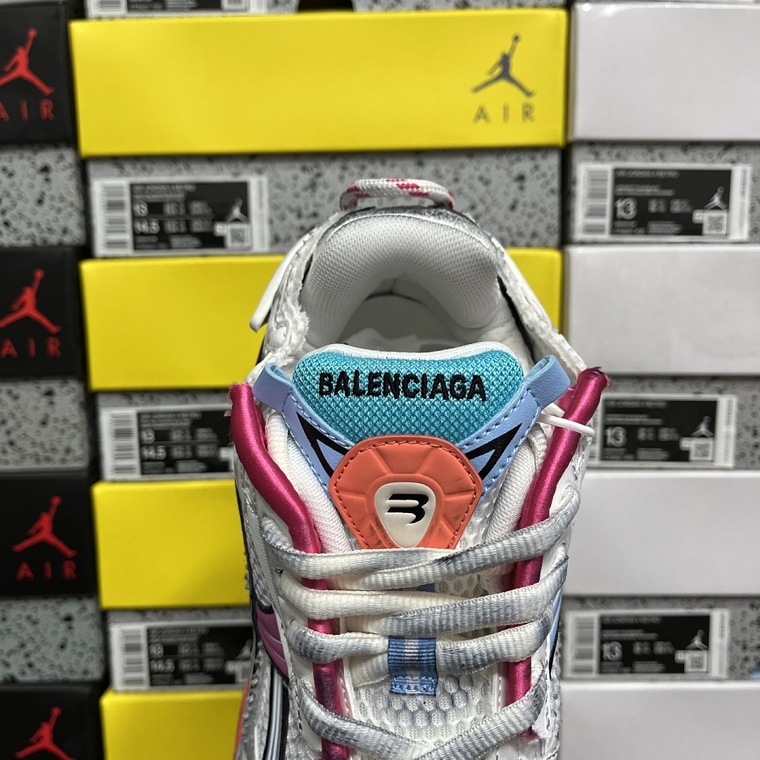 Balenciaga BLCG Runner 7.5 - Image 9