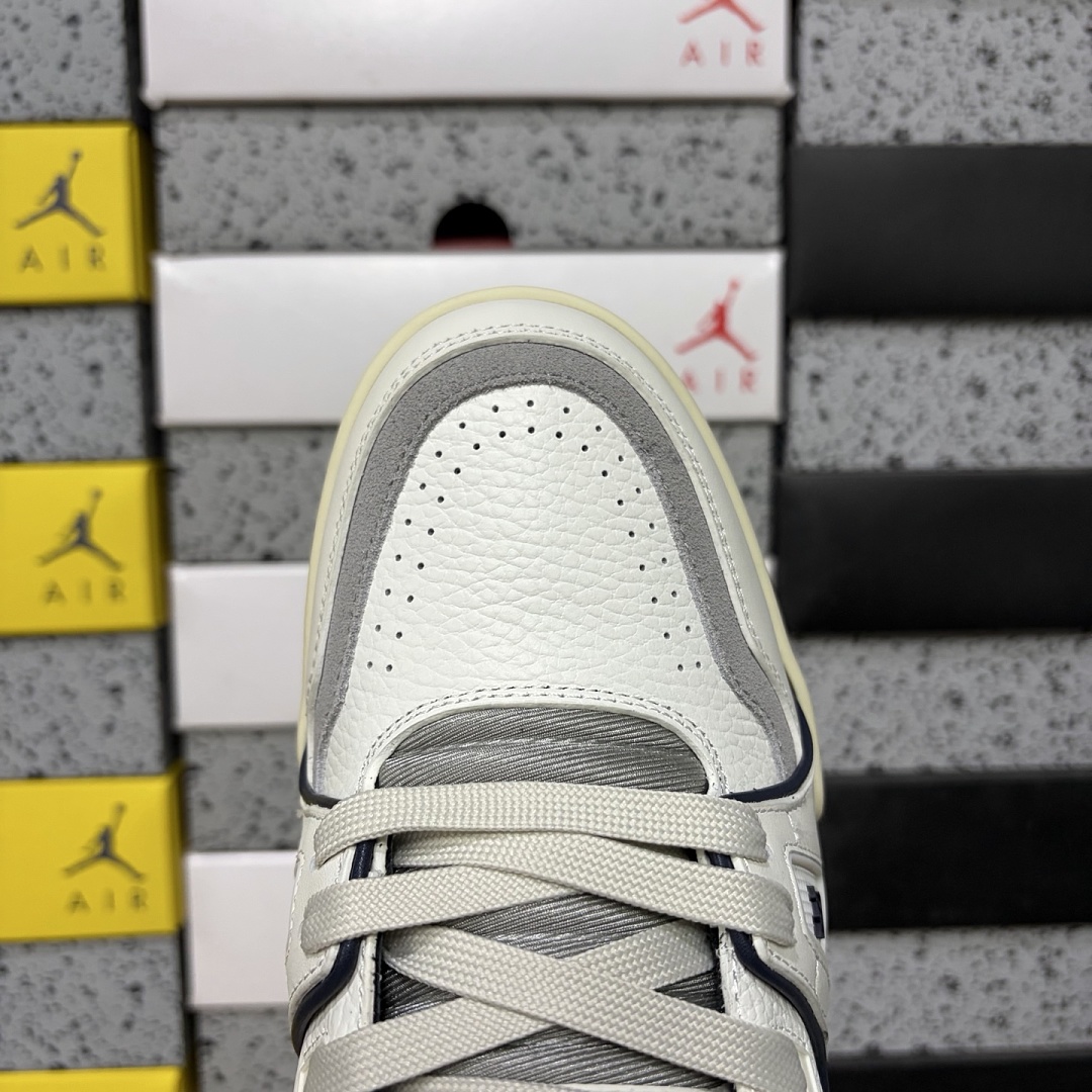 Louis Vuitton Trainer - Image 3