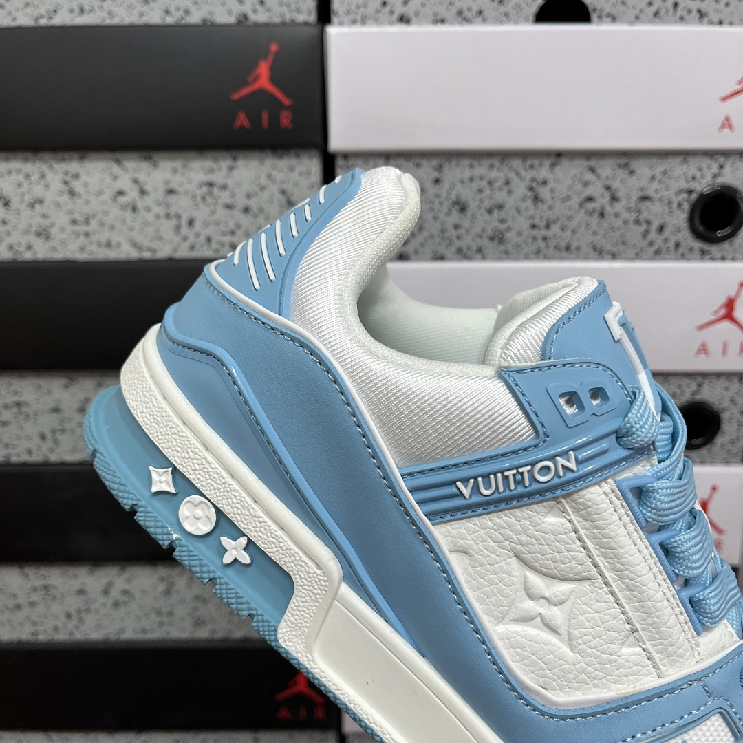 Louis Vuitton Trainer - Image 2