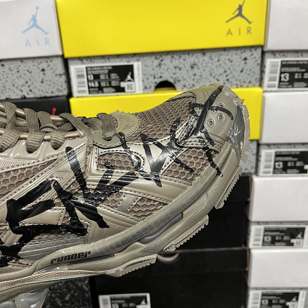 Balenciaga BLCG Runner 7.0 - Image 5