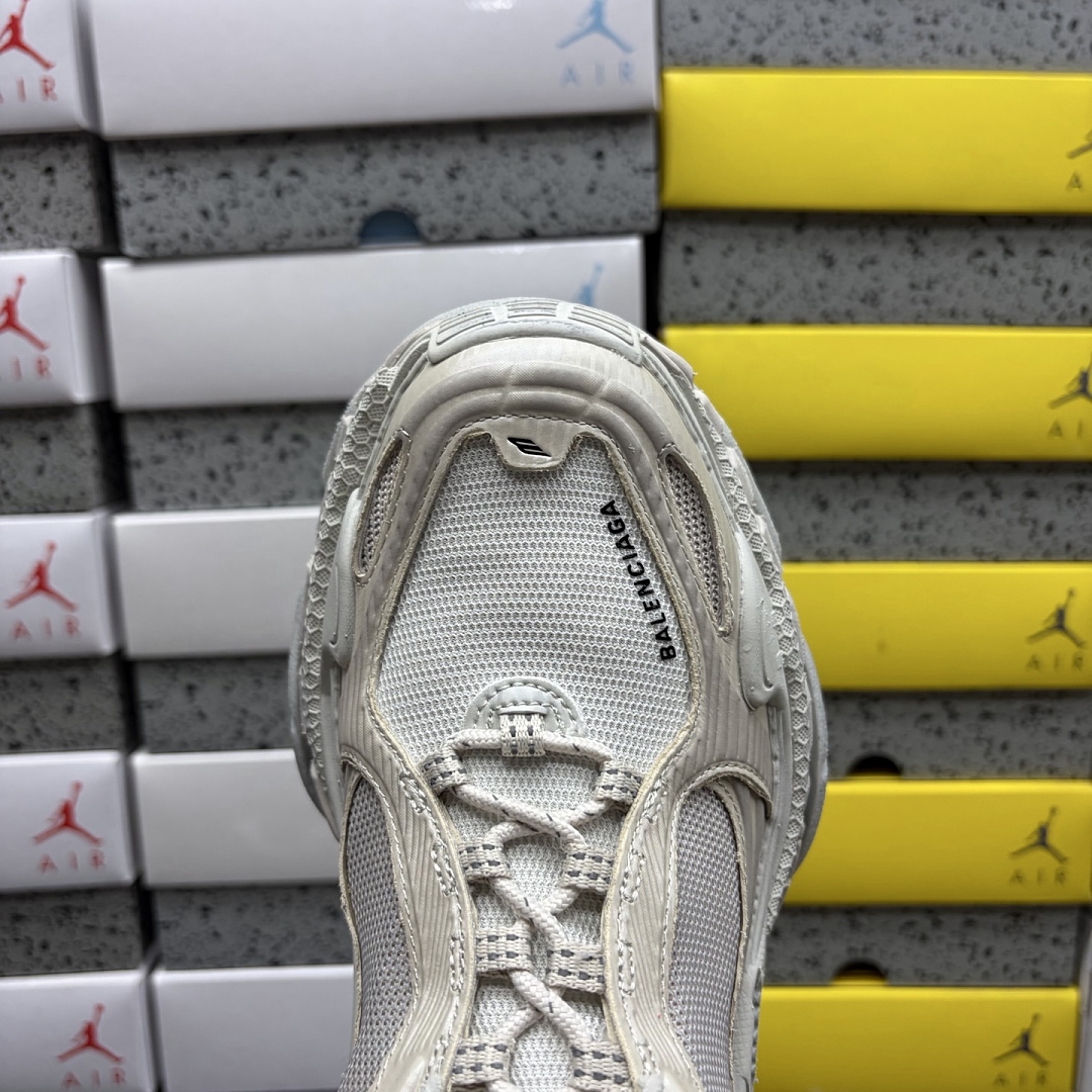 Balenciaga Triple S 2 - Image 13