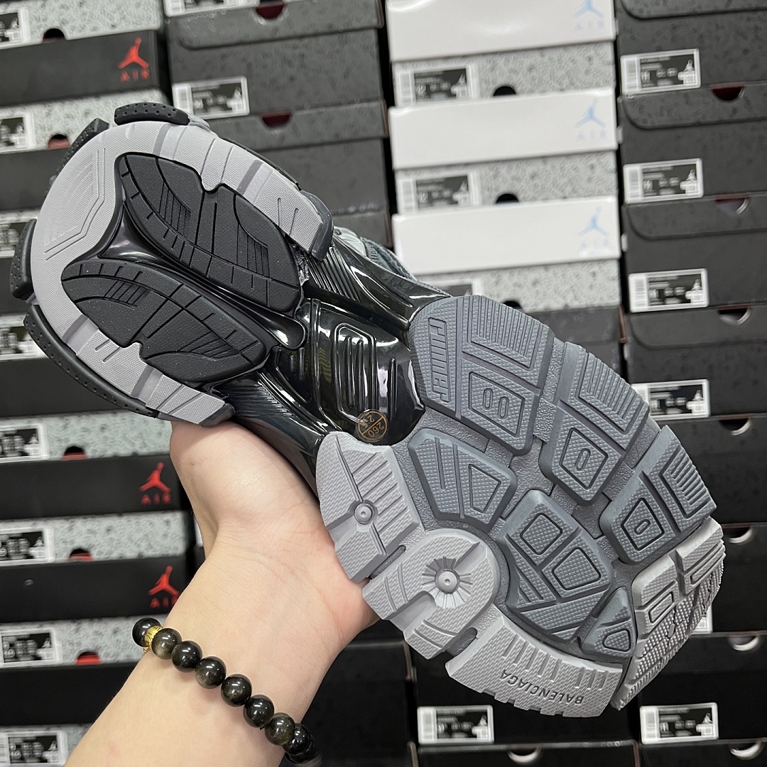 Balenciaga BLCG Runner 7.0 - Image 6