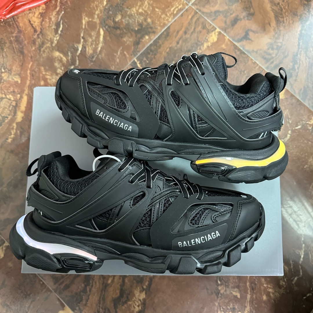 Balenciaga Track Black LED - Image 7