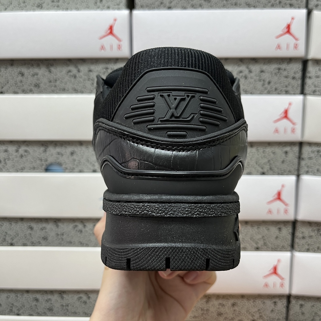 Louis Vuitton Trainer Maxi (Black) - Image 2