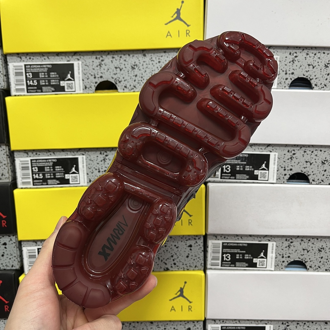 Nike Air VaporMax Plus - Image 9