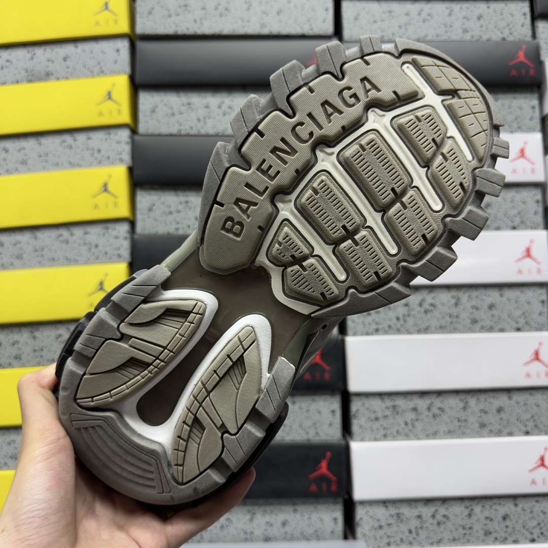 Balenciaga BLCG Track LED 3.0 (Grey) - Image 9