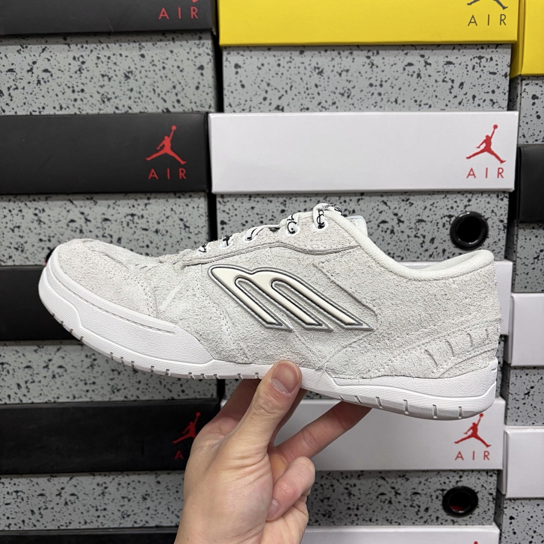 Balenciaga Hamptons Sneakers 18 Gen - Image 4