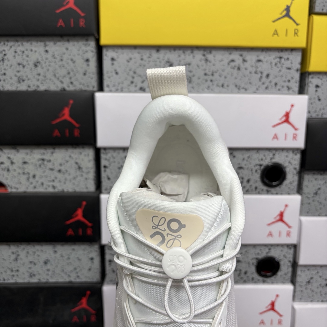 On Running Cloudsolo LOEWE (White Light Grey) - Image 8