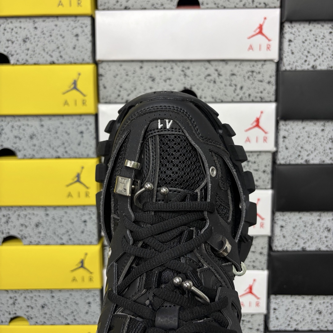 Balenciaga Track - Image 5