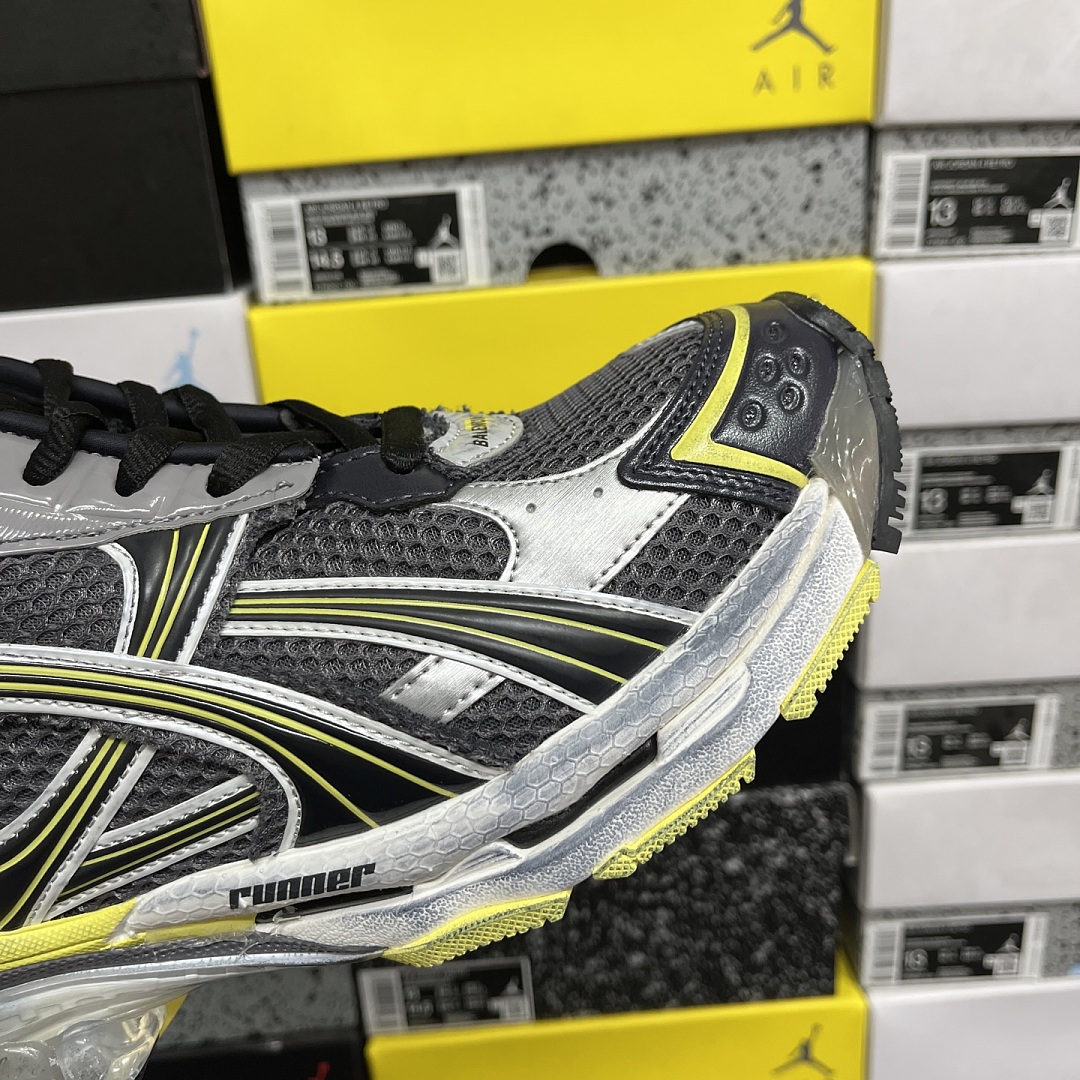 Balenciaga BLCG Runner 7.5 - Image 4
