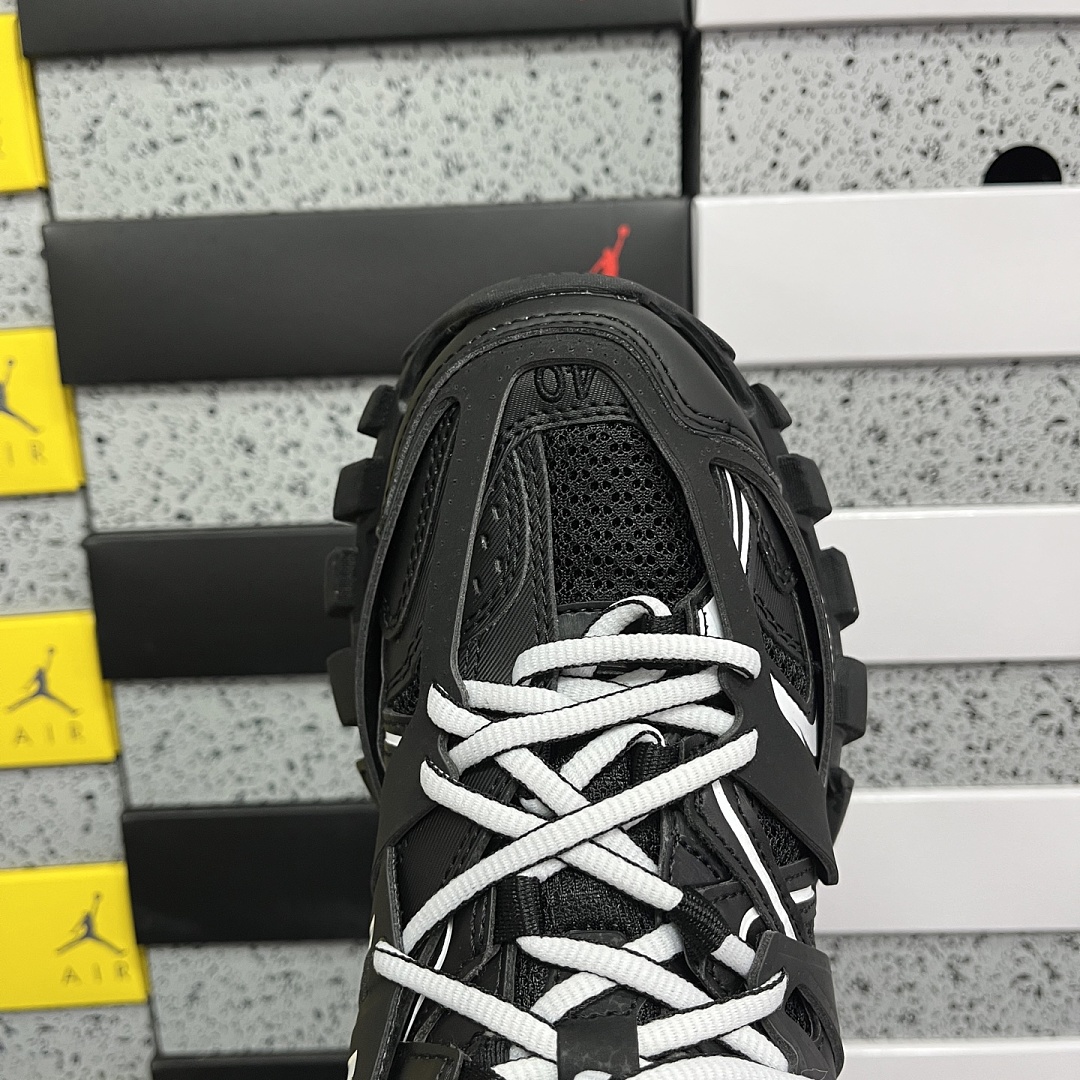 Balenciaga Track - Image 3