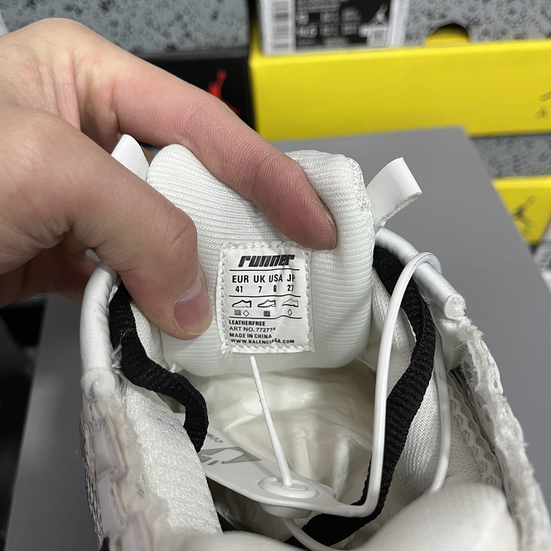 Balenciaga BLCG Runner 7.5 - Image 8