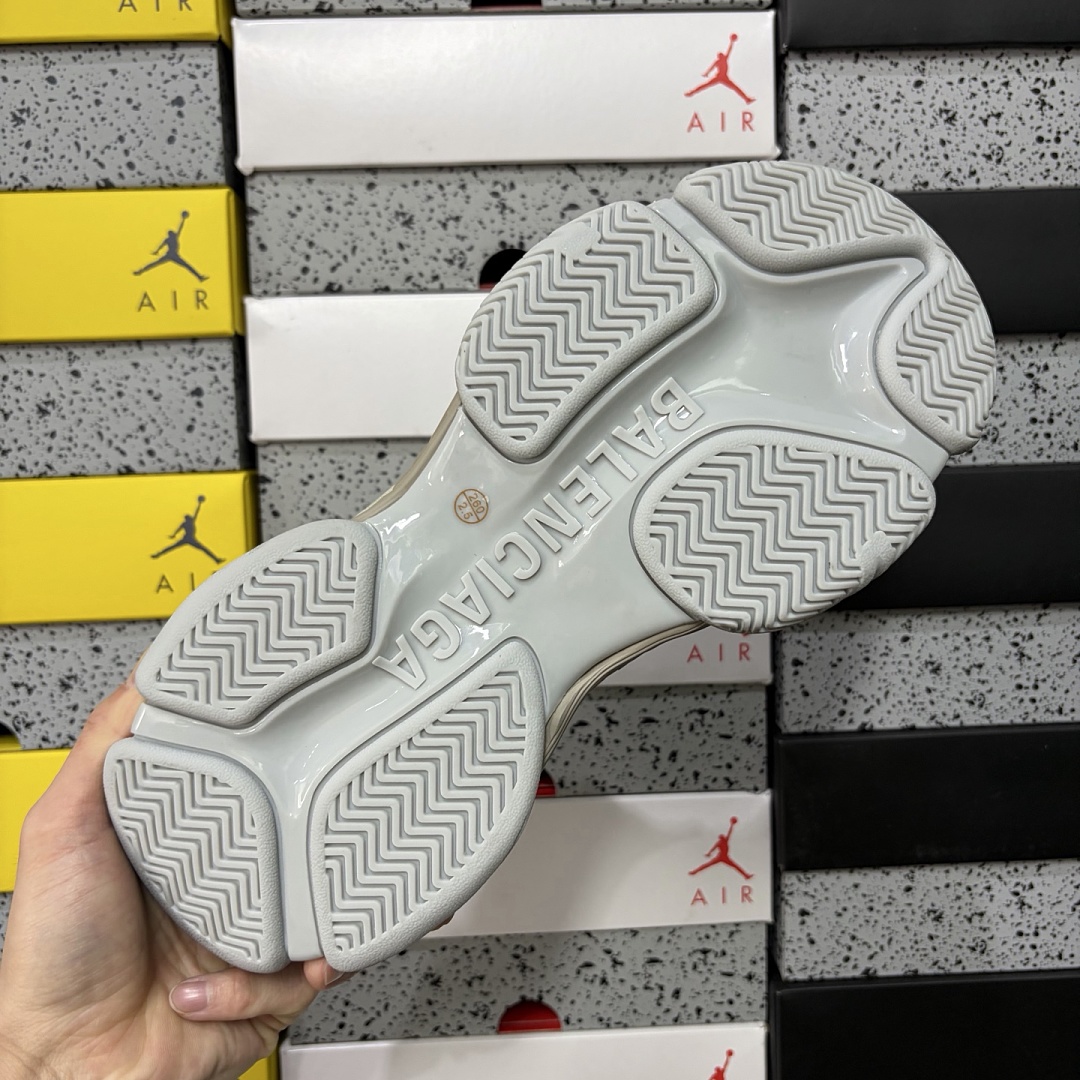 Balenciaga Triple S 2 - Image 12