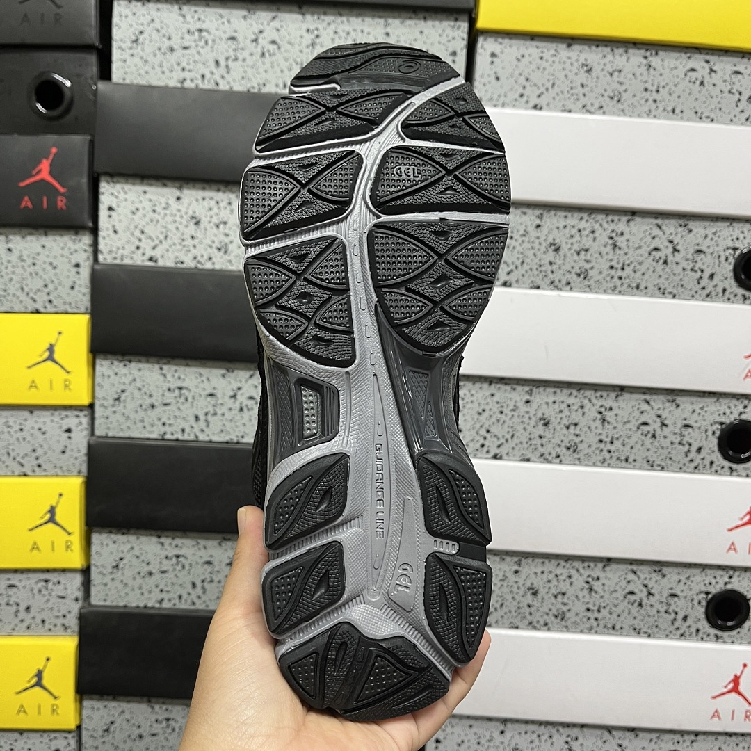 ASICS Gel-NYC Graphite (Grey Black) - Image 6