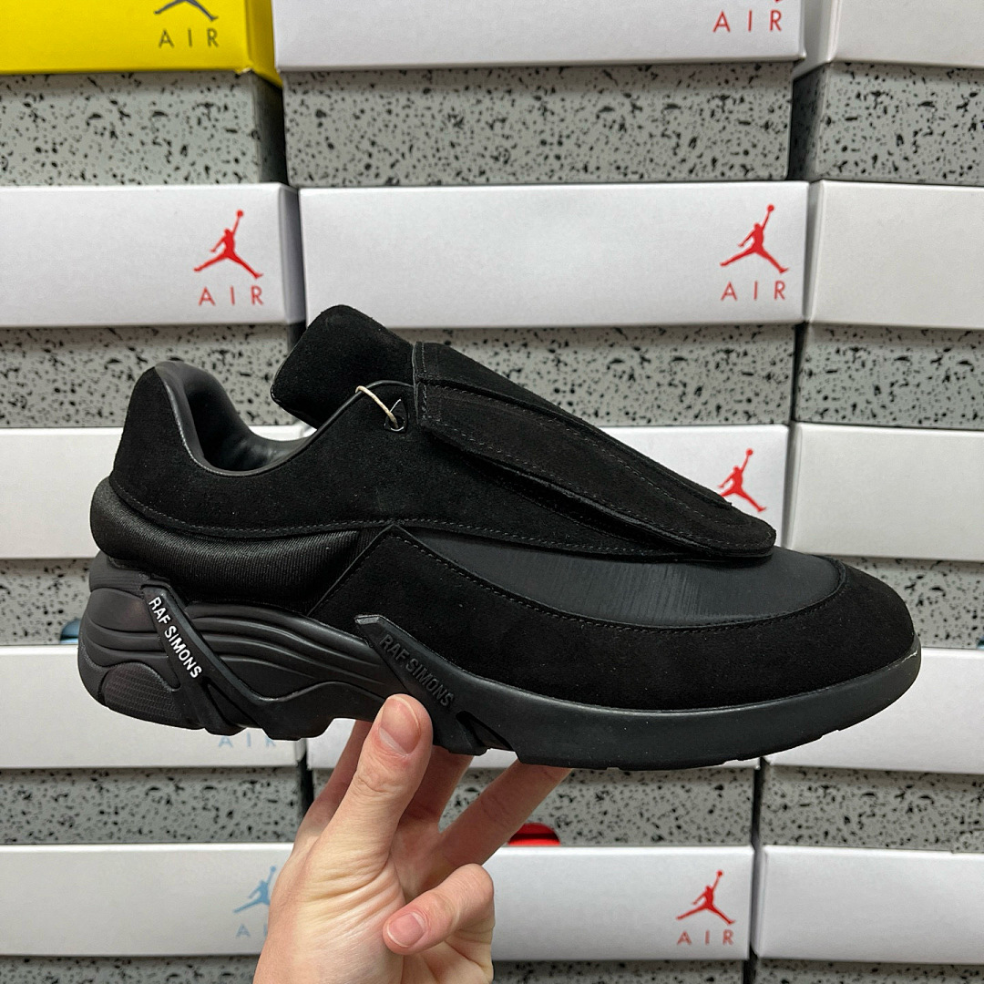 On Running Raf Simons Low Top (Black ANTEI) - Image 9
