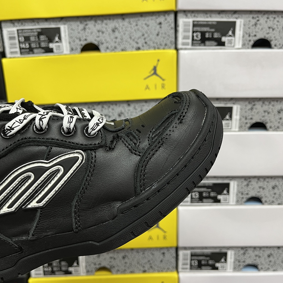 Balenciaga Hamptons Sneakers - Image 7