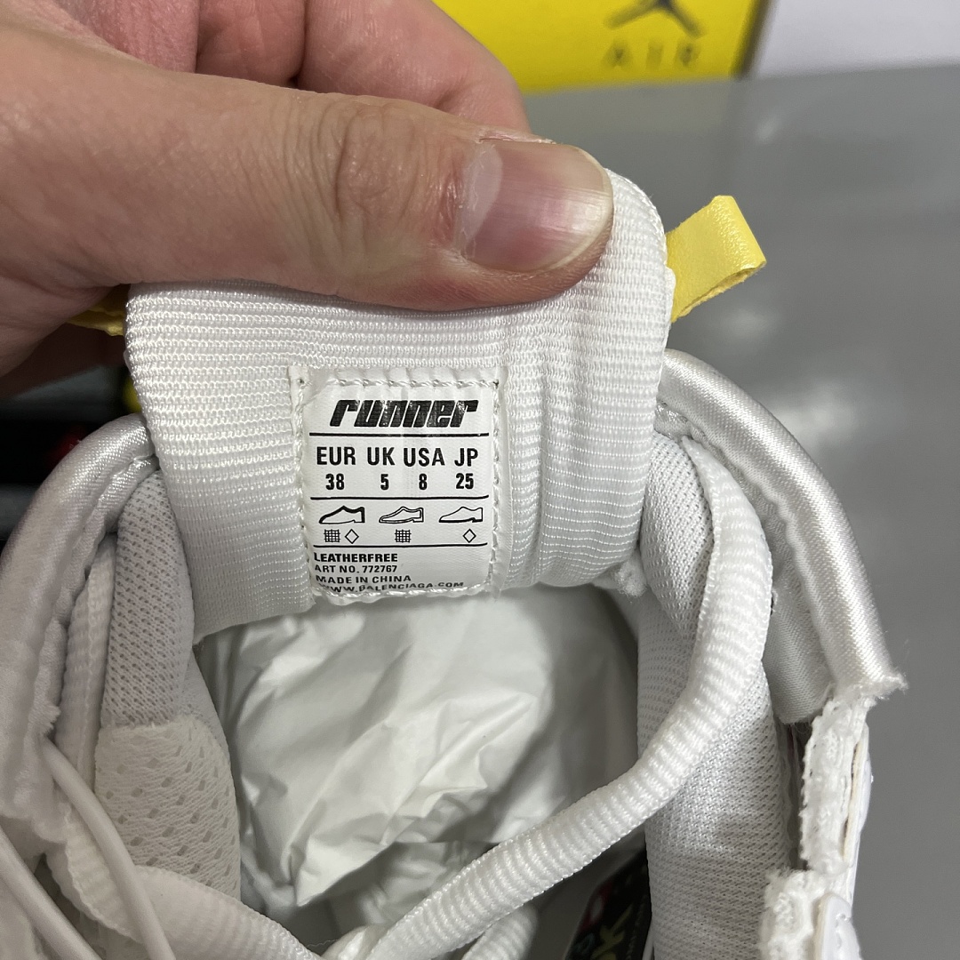 Balenciaga BLCG Runner 7.5 - Image 5