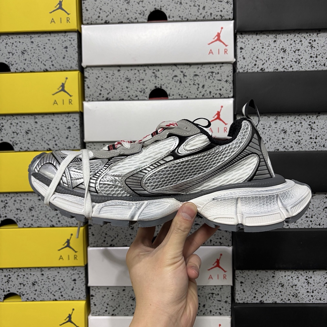 Balenciaga BLCG 3XL - Image 9
