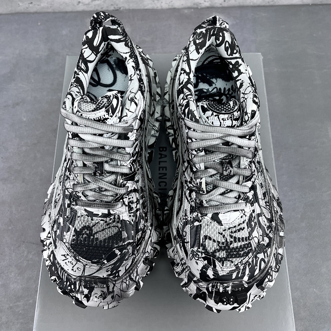 Balenciaga Defender - Image 17