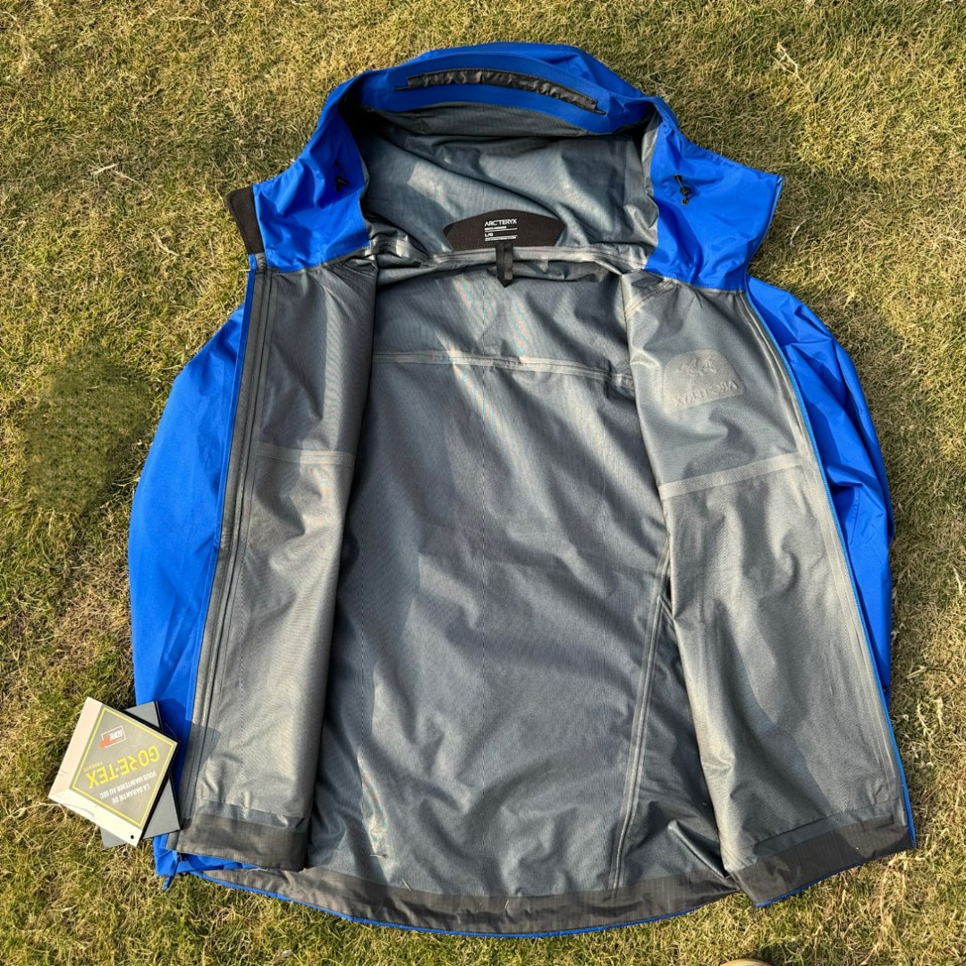 Arc'teryx Beta LT Jacket (Royal Blue) - Image 13