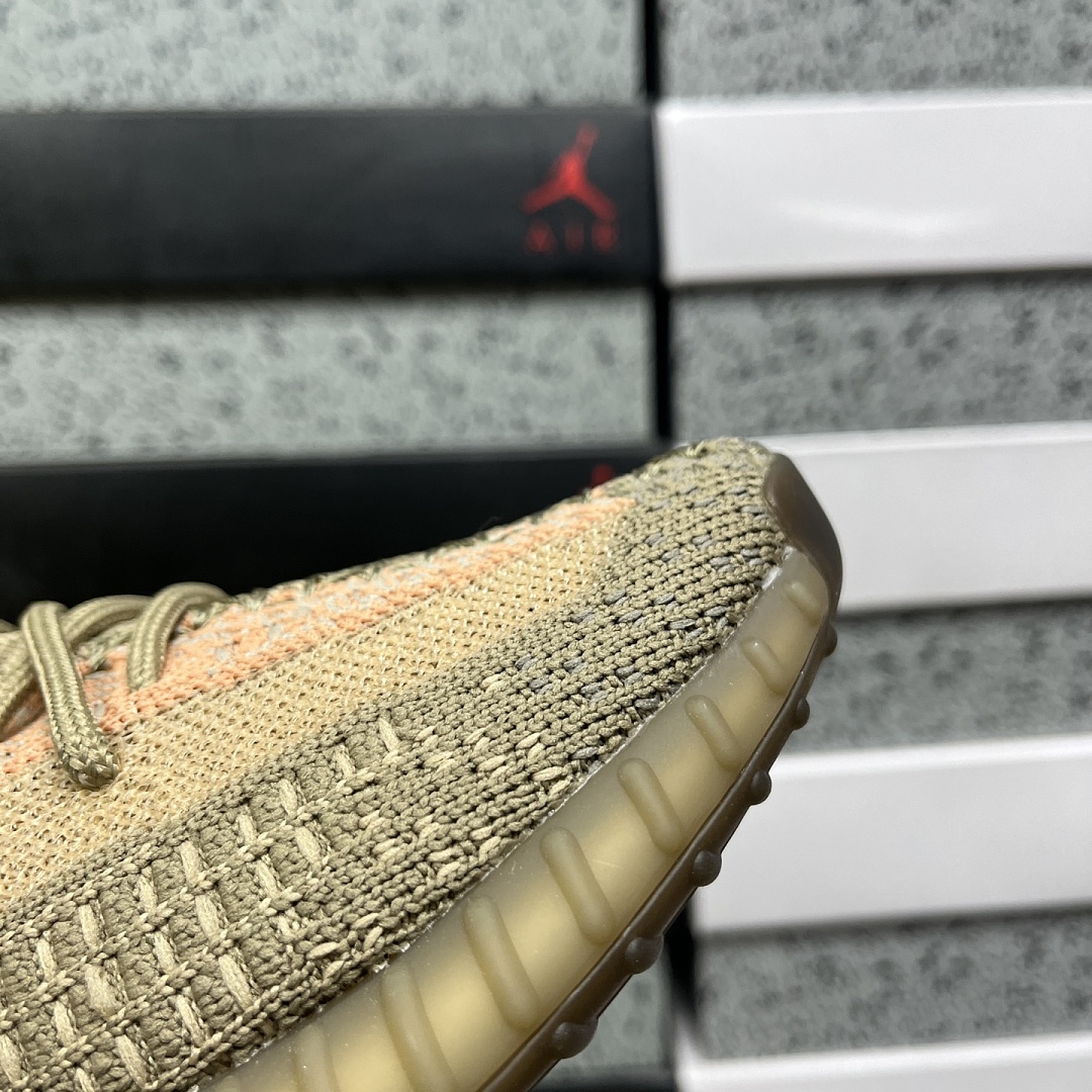 Adidas Yeezy Boost 350 V2 - Image 5