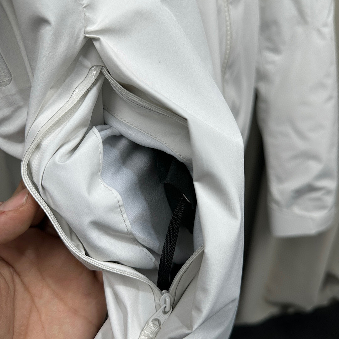 Arc'teryx Macai Jacket White Size: S-XXL - Image 13