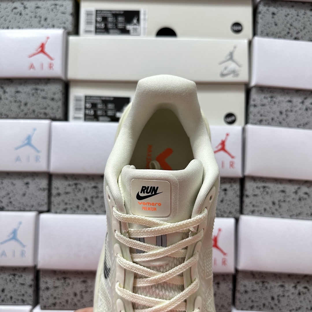 Nike Vomero Premium HQ2050-100 - Image 4