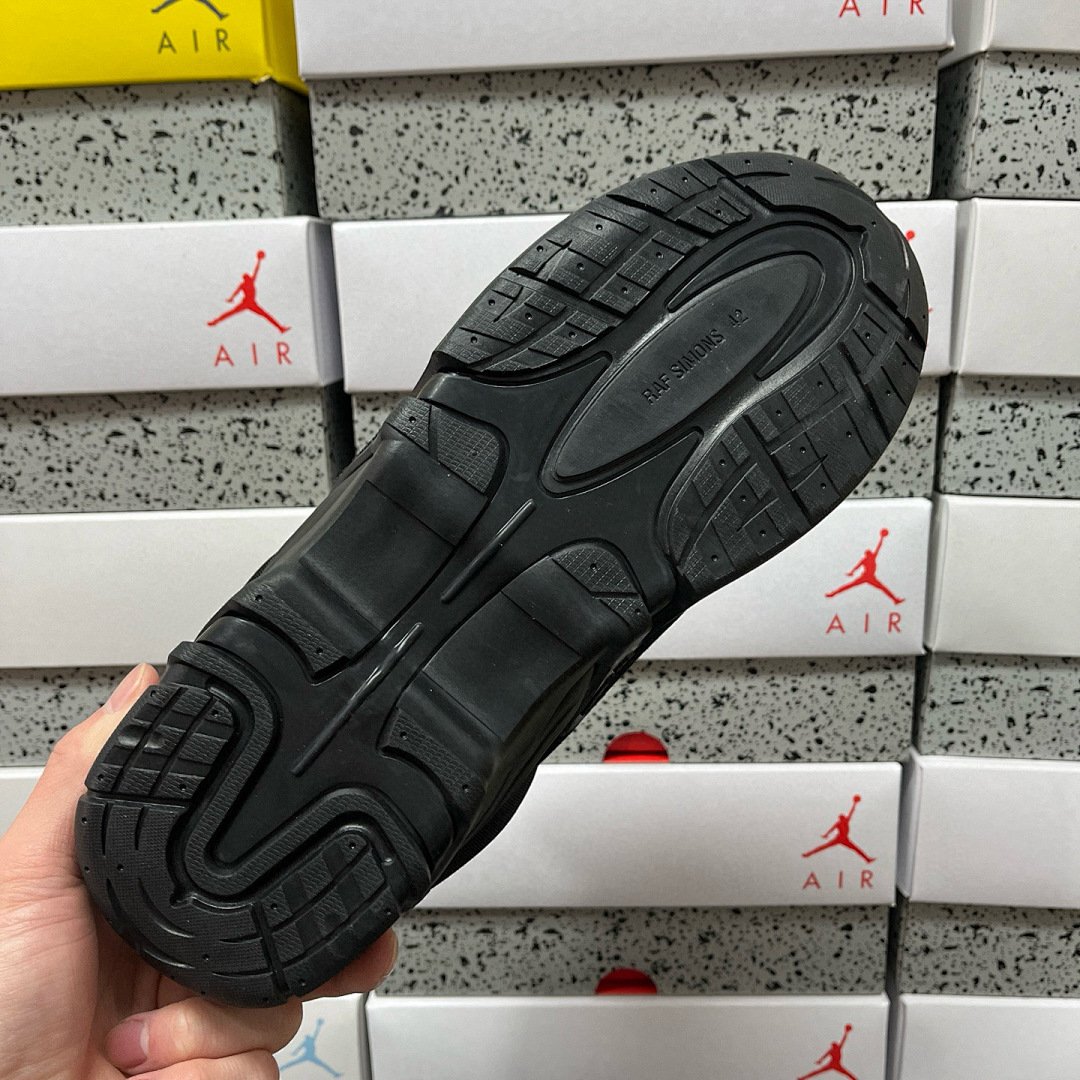 On Running Raf Simons Low Top (Black ANTEI) - Image 3