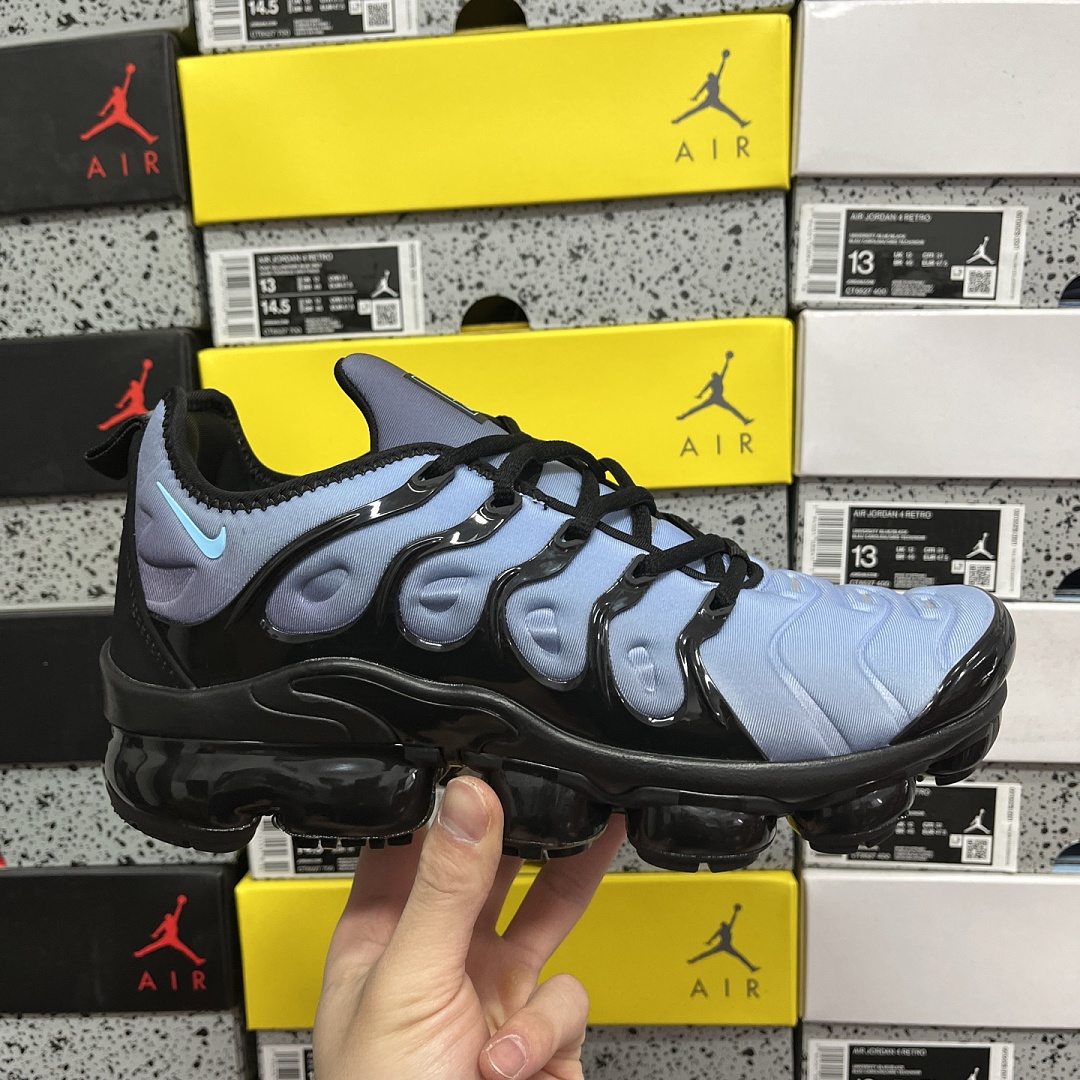 Nike Air VaporMax Plus Aluminum - Image 3