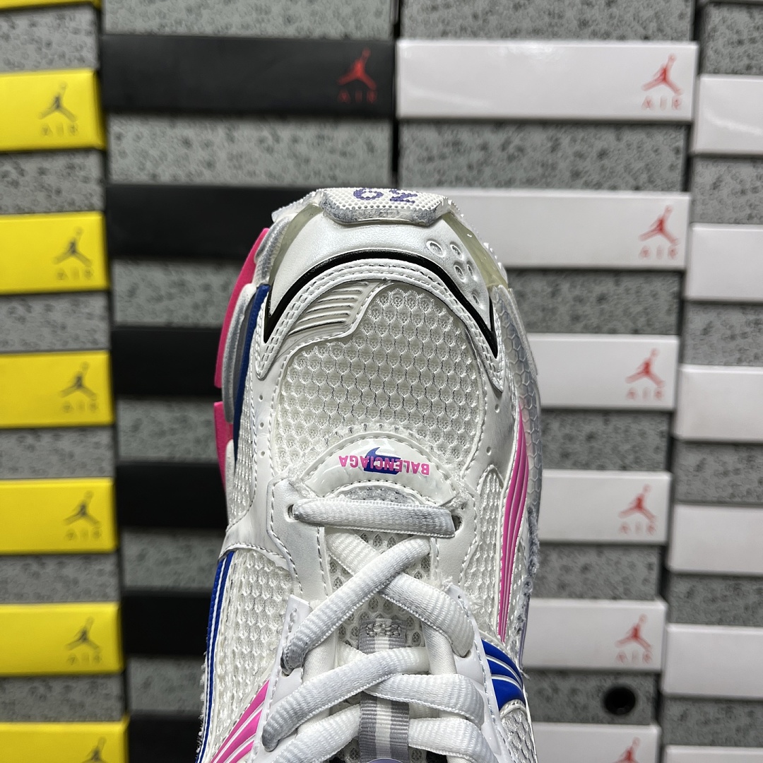 Balenciaga BLCG Runner - Image 12