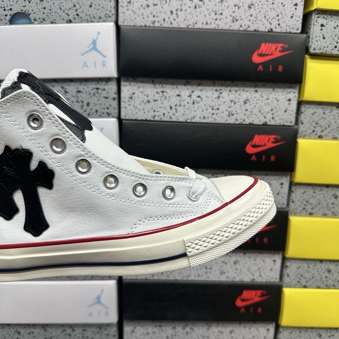 Converse Chuck Taylor All Star 70 Hi - Image 2