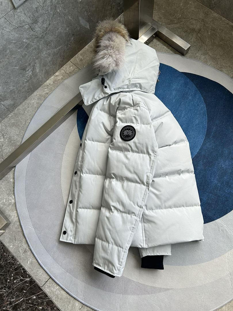 Canada Goose Wyndham Parka - Image 50