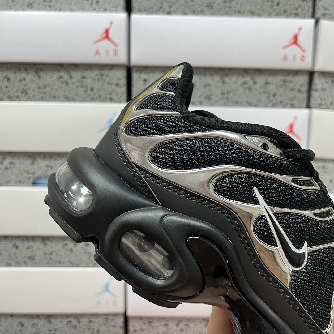 Nike Air Max Plus SE Black Chrome - Image 9